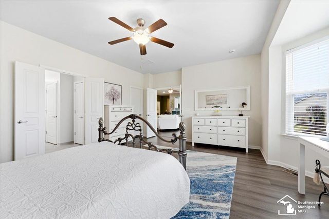 23854 Houghton Lane, Woodhaven, MI 48134