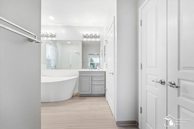 23854 Houghton Lane, Woodhaven, MI 48134