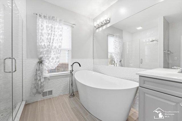 23854 Houghton Lane, Woodhaven, MI 48134