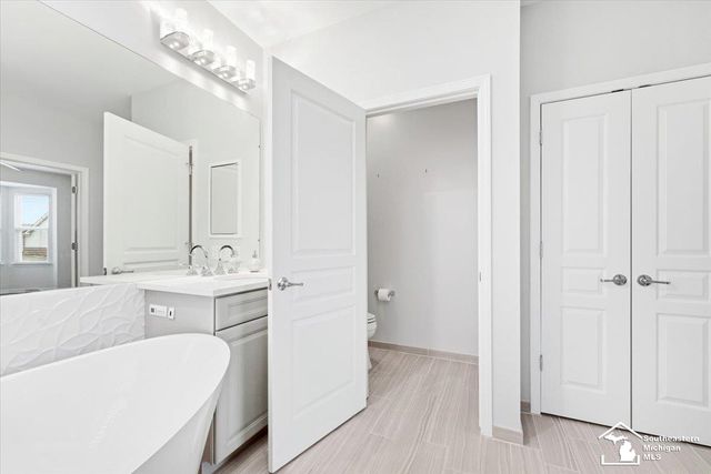 23854 Houghton Lane, Woodhaven, MI 48134