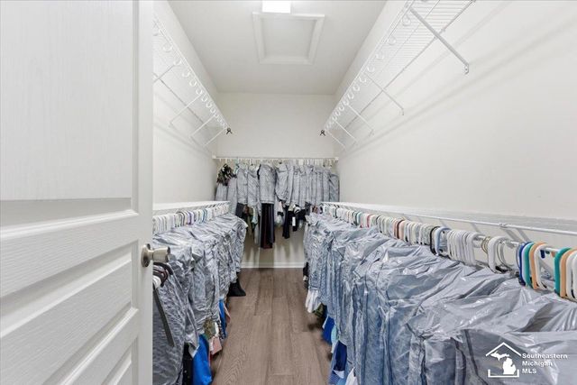 23854 Houghton Lane, Woodhaven, MI 48134