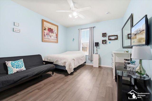 23854 Houghton Lane, Woodhaven, MI 48134