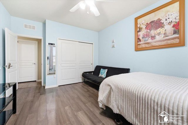 23854 Houghton Lane, Woodhaven, MI 48134