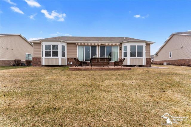 23854 Houghton Lane, Woodhaven, MI 48134