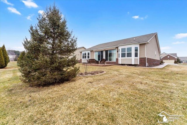23854 Houghton Lane, Woodhaven, MI 48134