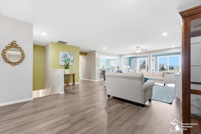 23854 Houghton Lane, Woodhaven, MI 48134