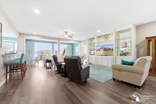 23854 Houghton Lane, Woodhaven, MI 48134