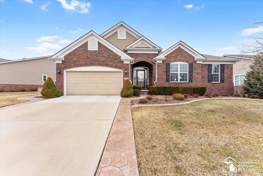 23854 Houghton Lane, Woodhaven, MI 48134