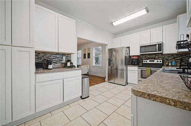 1847 S Streamline DR, Virginia Beach, VA 23454