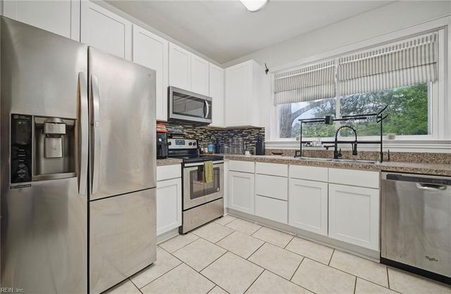 1847 S Streamline DR, Virginia Beach, VA 23454