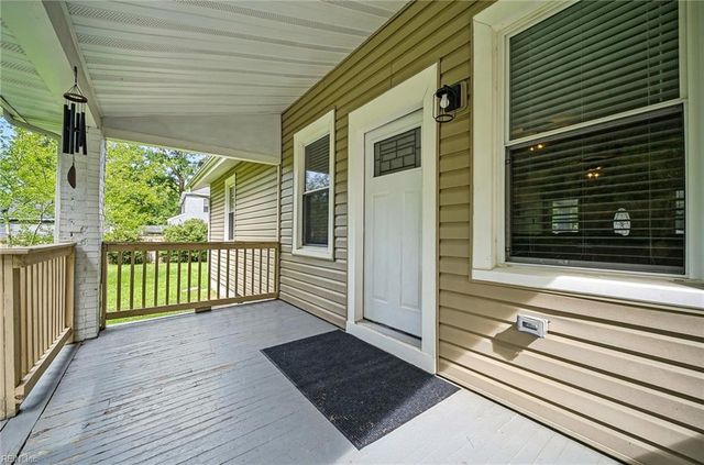 1847 S Streamline DR, Virginia Beach, VA 23454