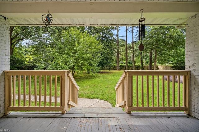 1847 S Streamline DR, Virginia Beach, VA 23454