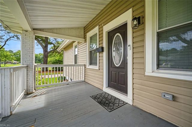 1847 S Streamline DR, Virginia Beach, VA 23454