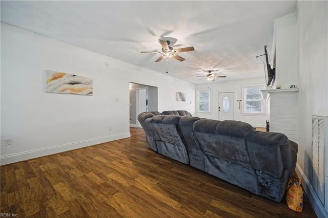 1847 S Streamline DR, Virginia Beach, VA 23454