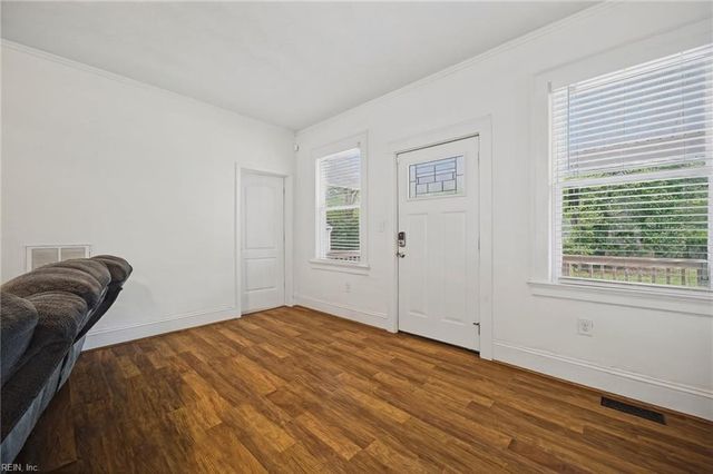 1847 S Streamline DR, Virginia Beach, VA 23454
