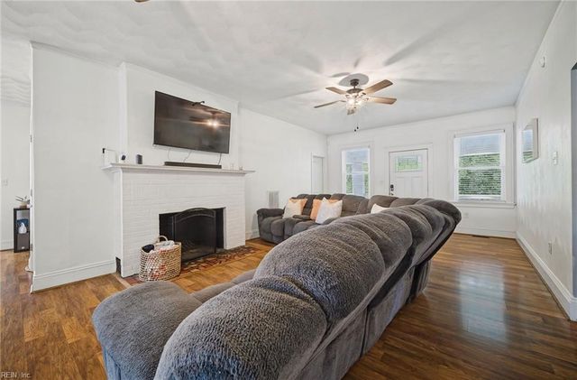 1847 S Streamline DR, Virginia Beach, VA 23454