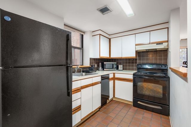 84 Gainsborough St 206W, Boston, MA 02115