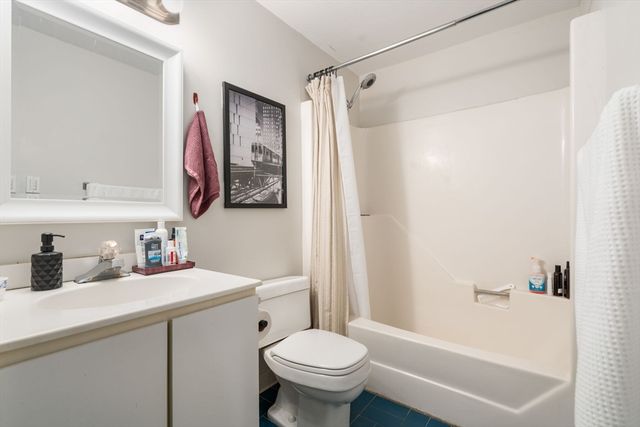 84 Gainsborough St 206W, Boston, MA 02115