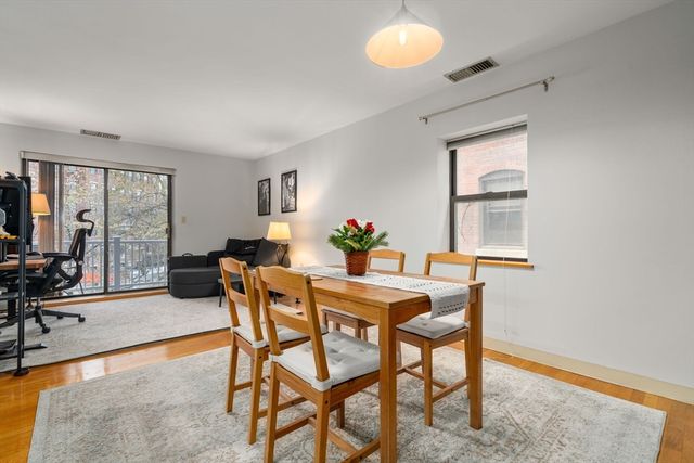 84 Gainsborough St 206W, Boston, MA 02115