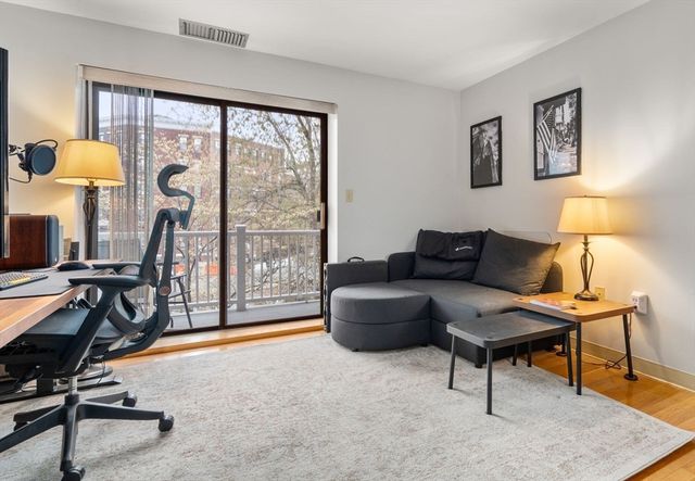 84 Gainsborough St 206W, Boston, MA 02115