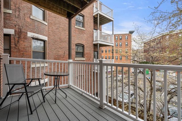 84 Gainsborough St 206W, Boston, MA 02115