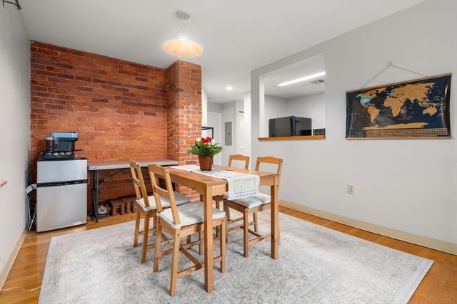 84 Gainsborough St 206W, Boston, MA 02115