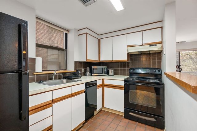 84 Gainsborough St 206W, Boston, MA 02115