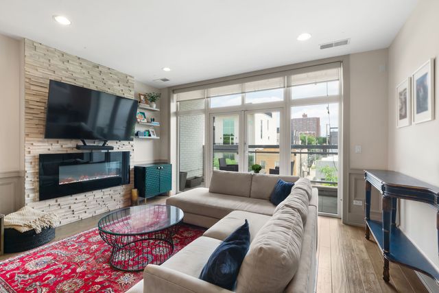 1601 W PEARSON Street 3S, Chicago, IL 60622