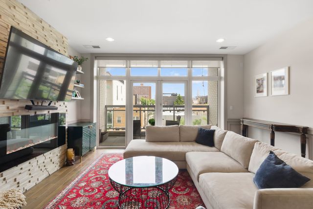 1601 W PEARSON Street 3S, Chicago, IL 60622