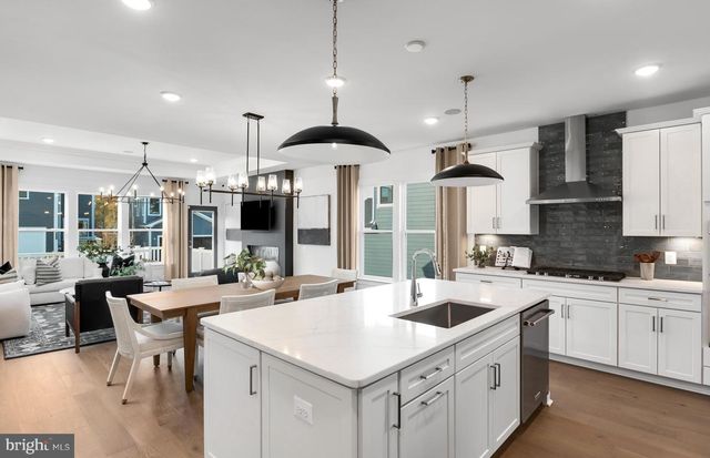 18448 SUGAR SNAP CIR, Leesburg, VA 20176
