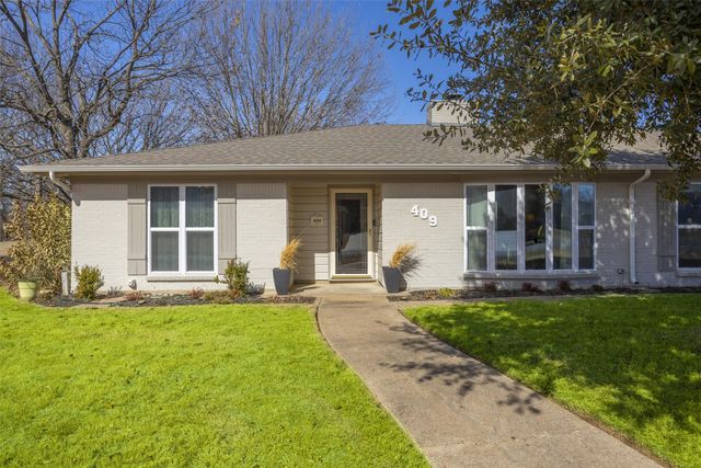 409 Country Club Drive, Joshua, TX 76058