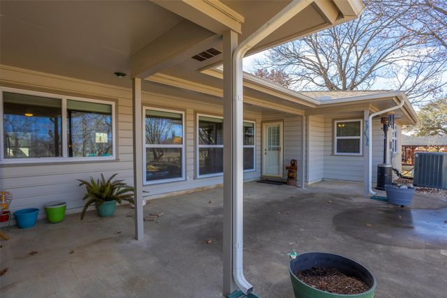 409 Country Club Drive, Joshua, TX 76058