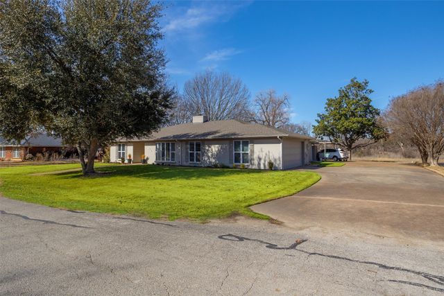 409 Country Club Drive, Joshua, TX 76058