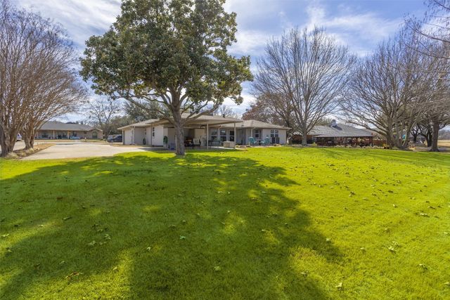 409 Country Club Drive, Joshua, TX 76058