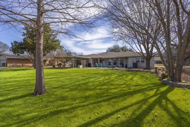 409 Country Club Drive, Joshua, TX 76058