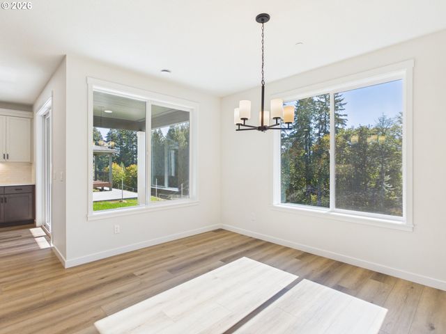 614 W 19TH St, La Center, WA 98629