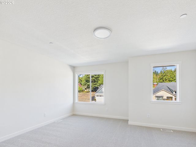 614 W 19TH St, La Center, WA 98629