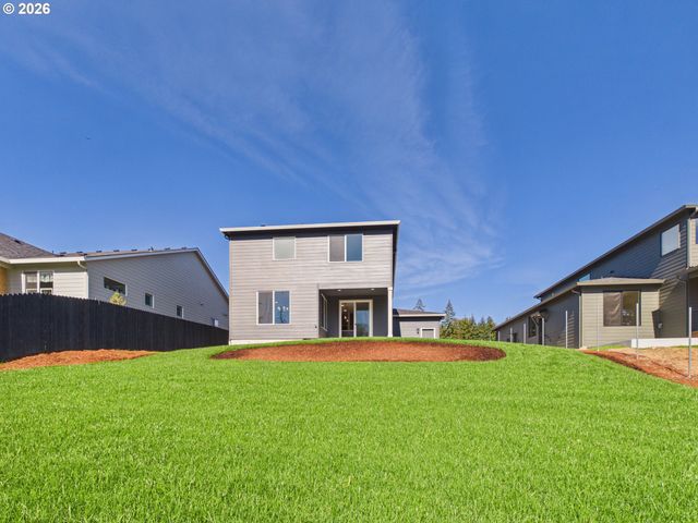 614 W 19TH St, La Center, WA 98629