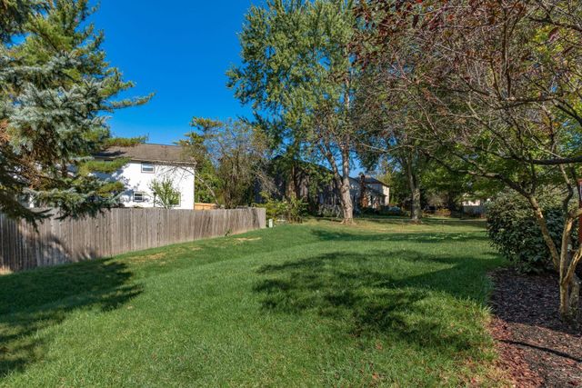 8345 Smoky Row Road, Powell, OH 43065