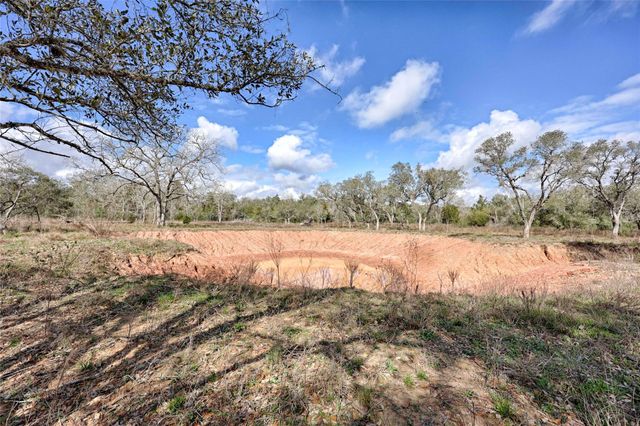 1178 Specklebelly LN, Columbus, TX 78934