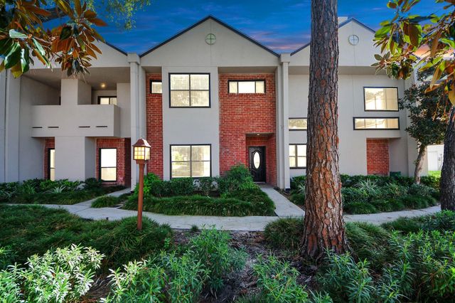 2468 Bering Drive, Houston, TX 77057