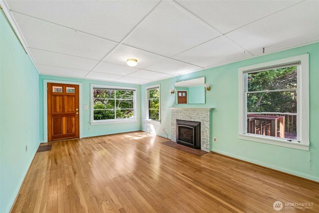 8812 Dibble Avenue NW, Seattle, WA 98117