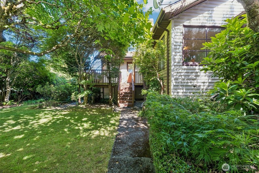 8812 Dibble Avenue NW, Seattle, WA 98117