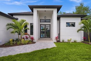 1532 Nw, Cape Coral, FL 33315