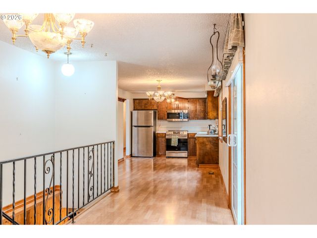 193 Se PALOMA Ave, Gresham, OR 97080