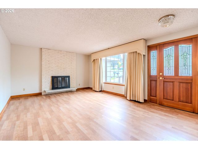 193 Se PALOMA Ave, Gresham, OR 97080