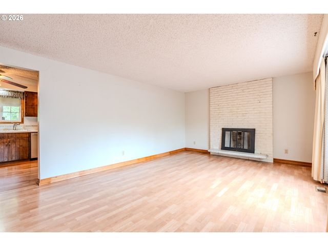 193 Se PALOMA Ave, Gresham, OR 97080