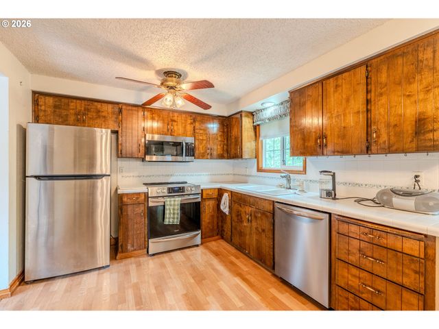 193 Se PALOMA Ave, Gresham, OR 97080