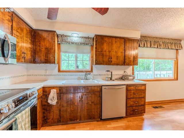 193 Se PALOMA Ave, Gresham, OR 97080