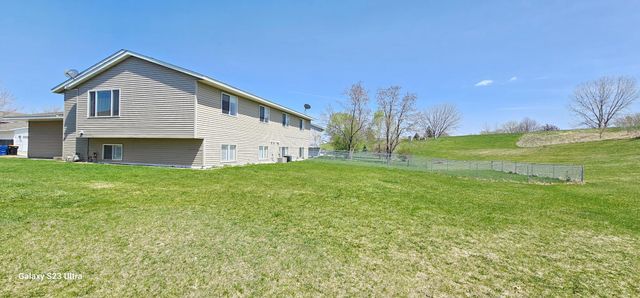 1501 Mcintosh Circle, Shakopee, MN 55379